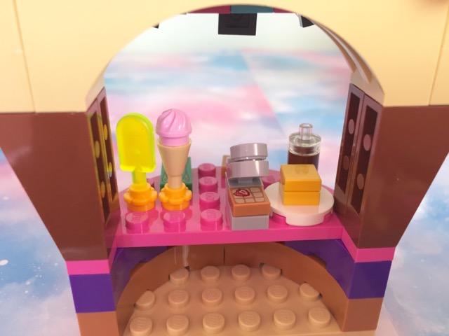 レゴフレンズのハートレイク遊園地のアイスクリーム屋